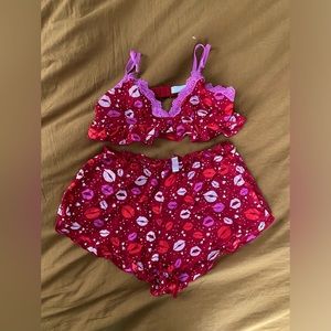 Mentionables Size L Kisses Bralette and Shorts Set